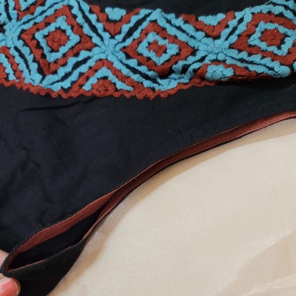 💫Melange Embroidered Kurta - Picture 8 of 10